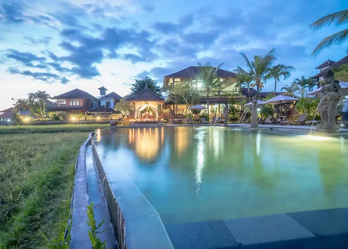 ホテル Cendana & By Mahaputra 3*